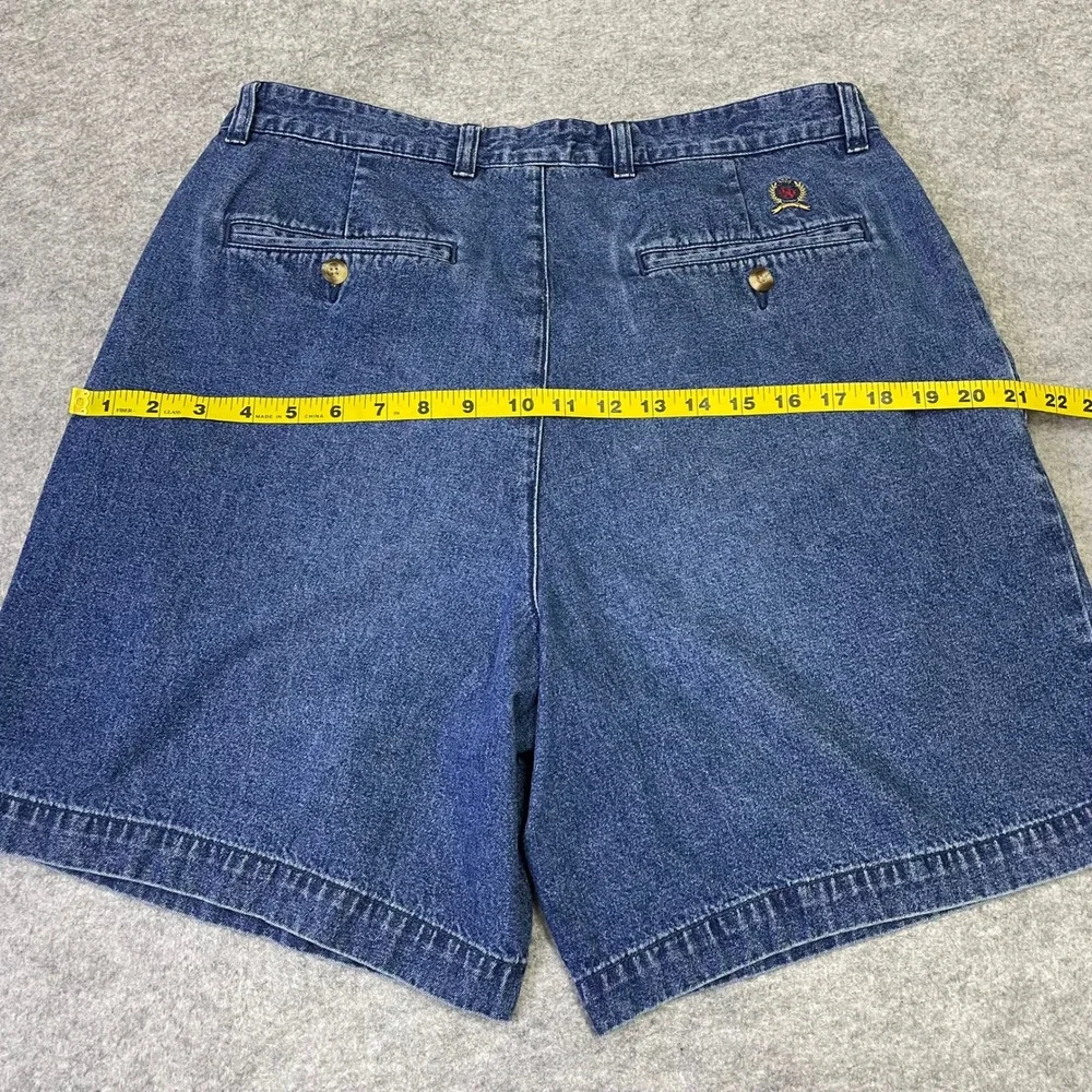 Vintage Tommy Hilfiger 90s Pleated Denim Shorts Mens 32 Blue Crest Logo